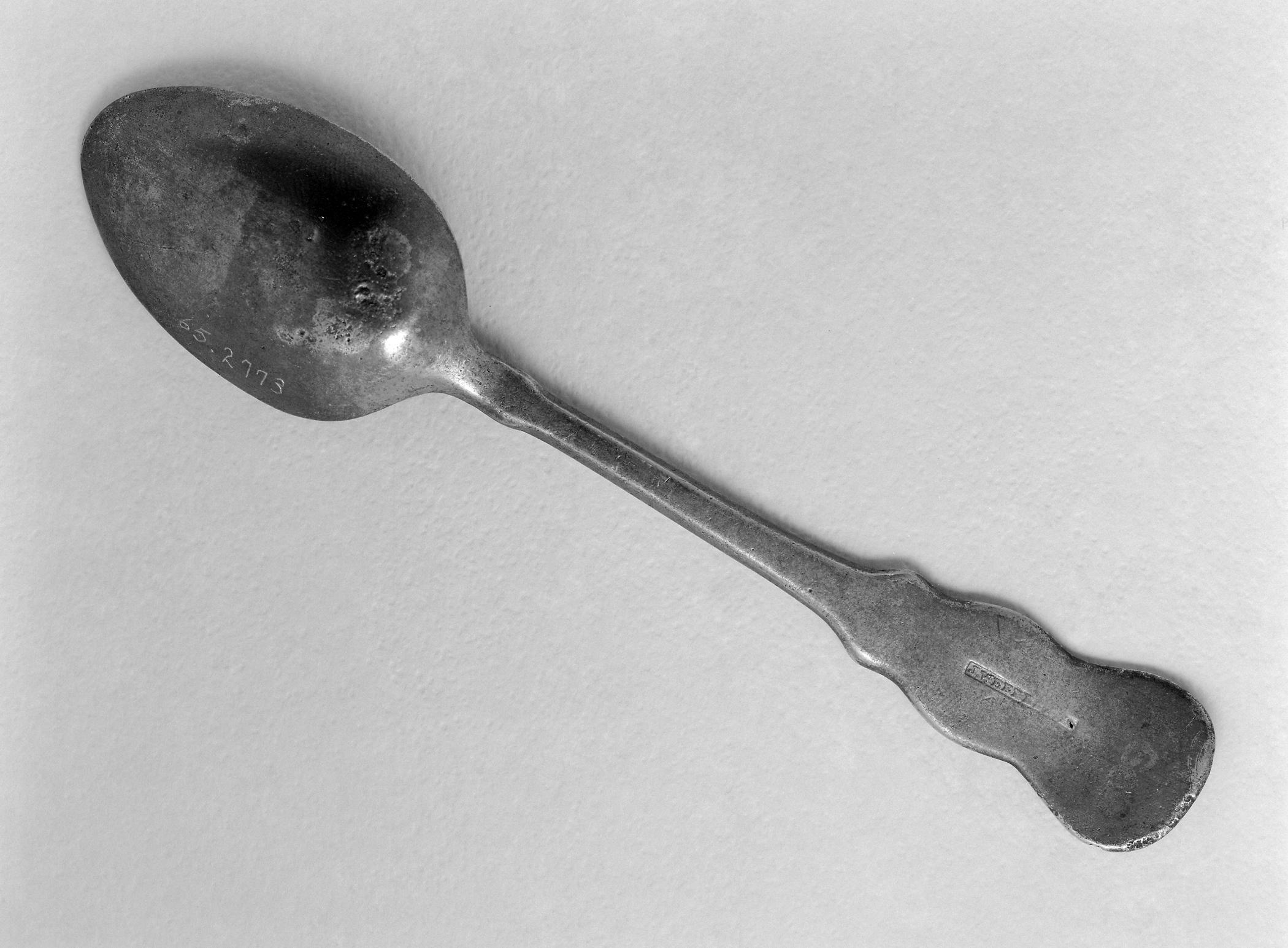 1965.2773 Pewter spoon (reverse)