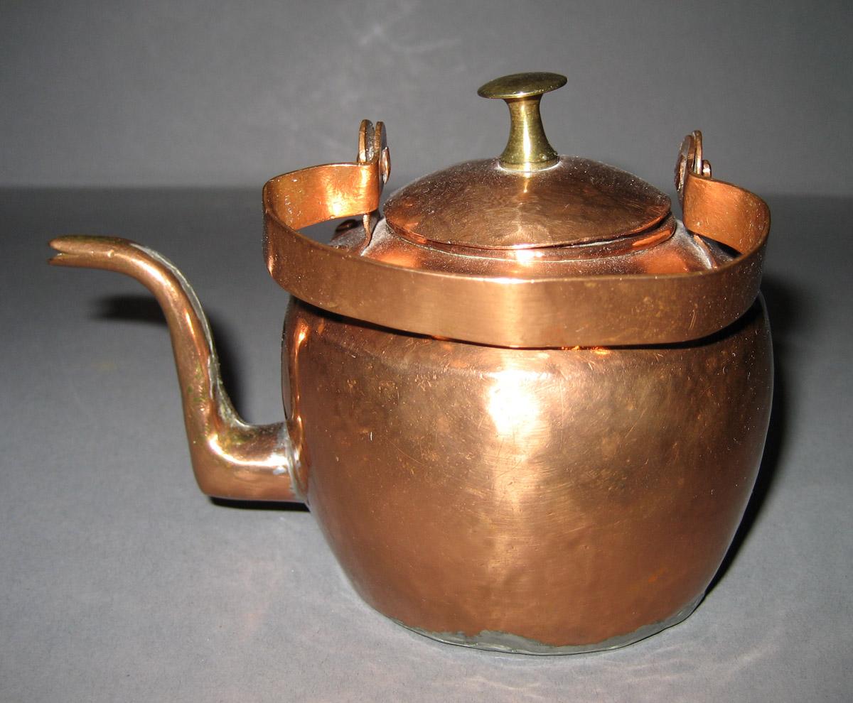 1956.0038.082 A, B Teapot
