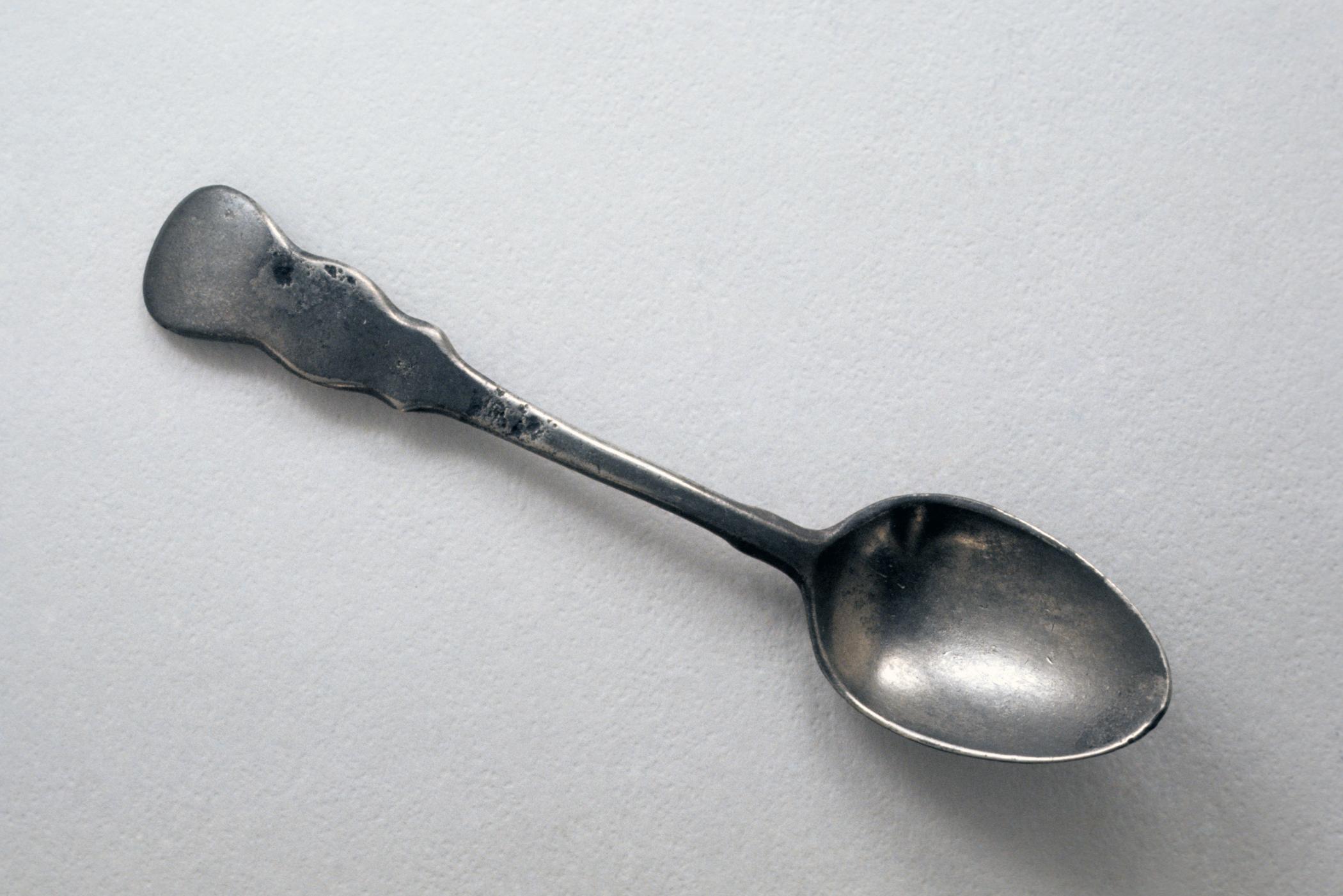 1965.2789 Pewter spoon