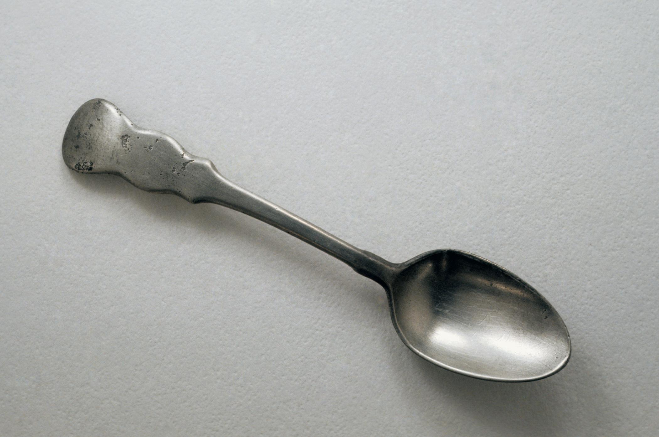 1965.2790 Pewter spoon