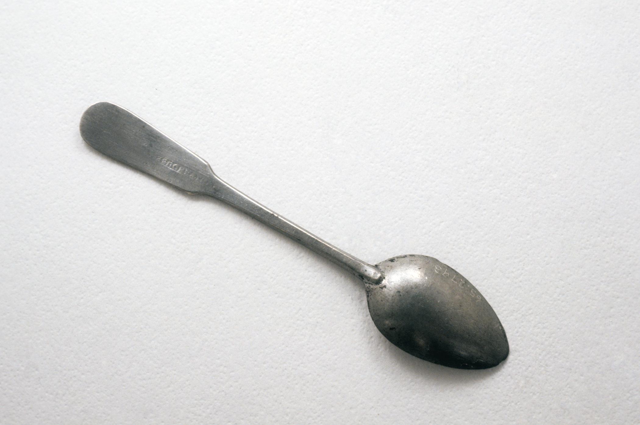1965.2793 Pewter spoon (reverse)