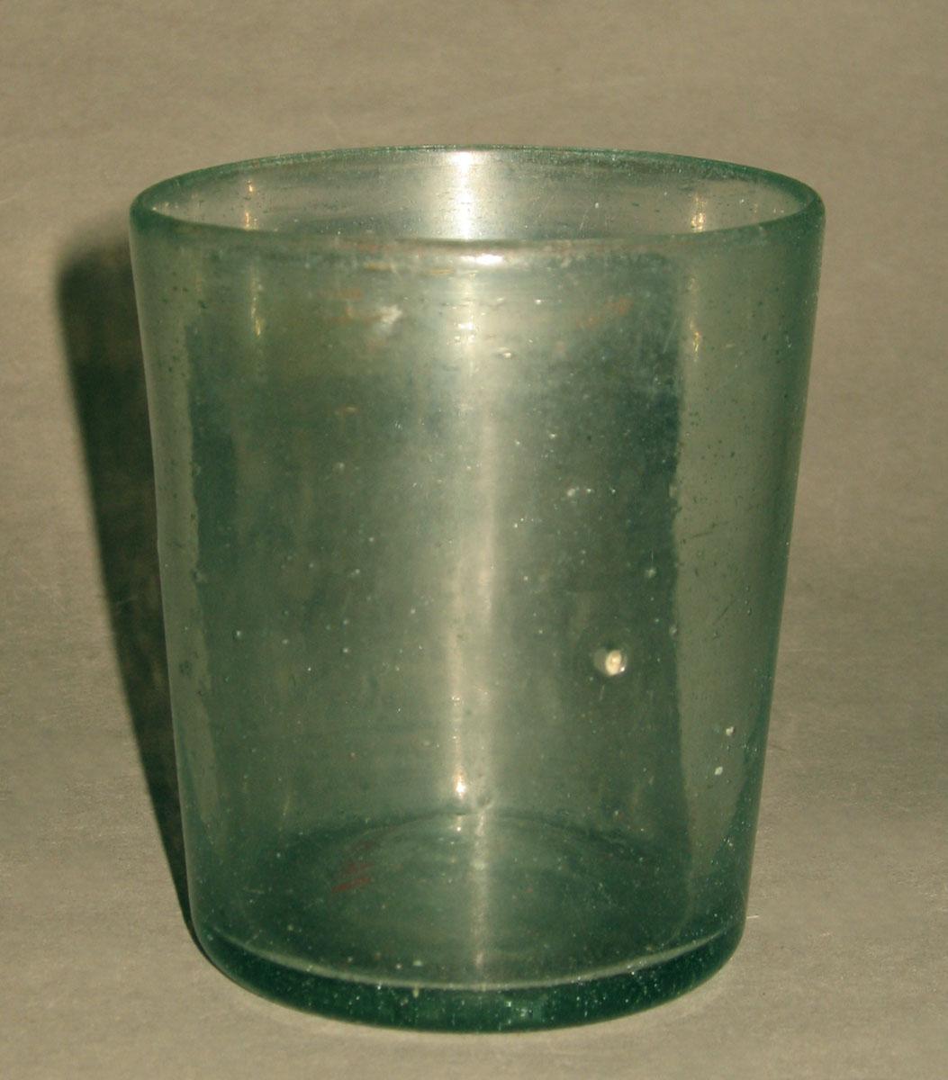 1965.2799 Glass tumbler