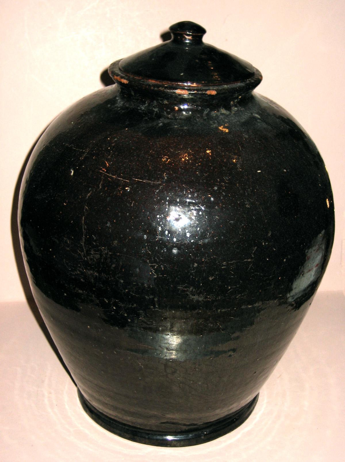 1965.2802 Jar and Cover