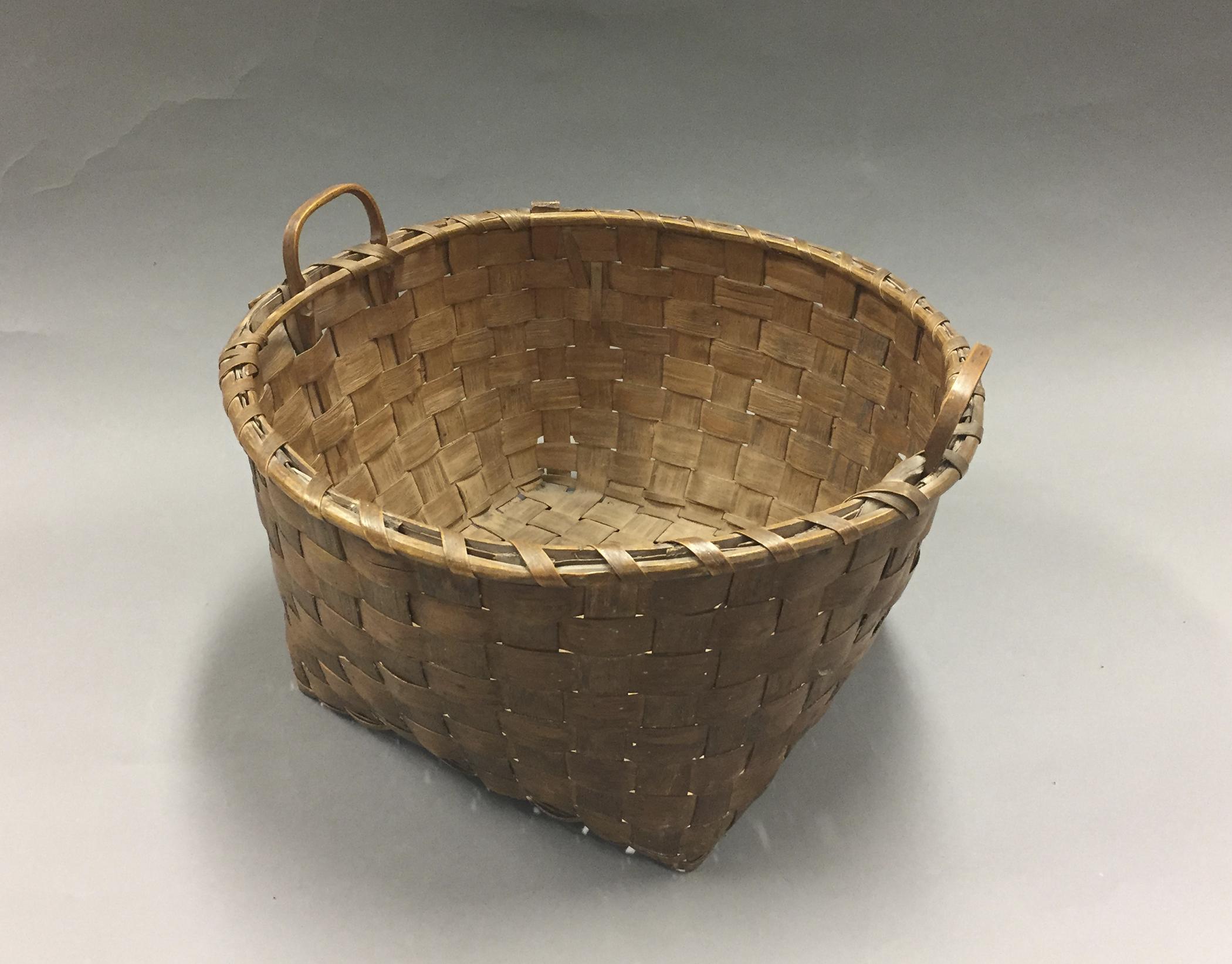 1965.2820 Basket, view 3