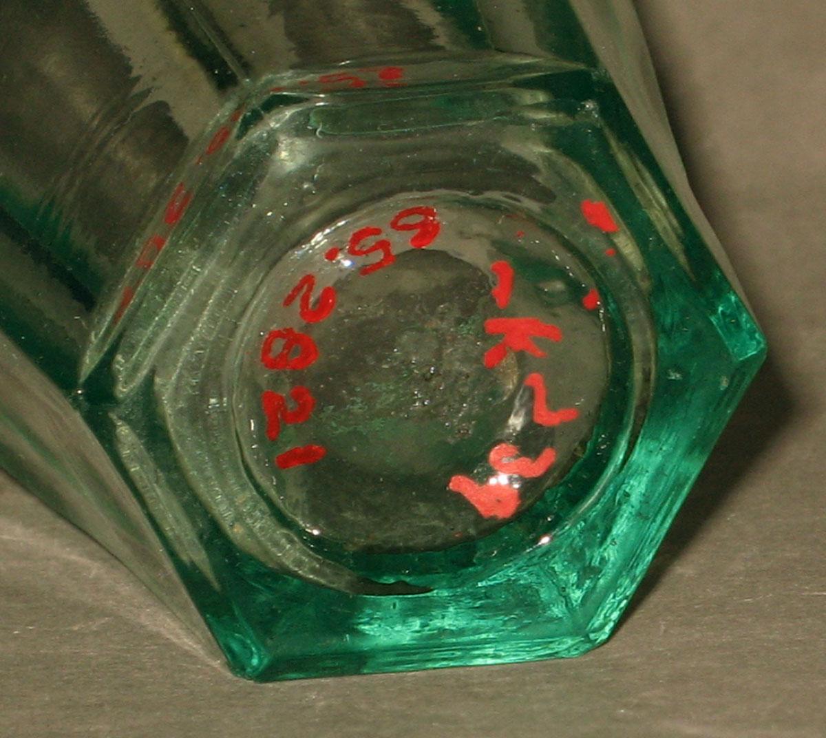1965.2821 Glass tumbler (underside)