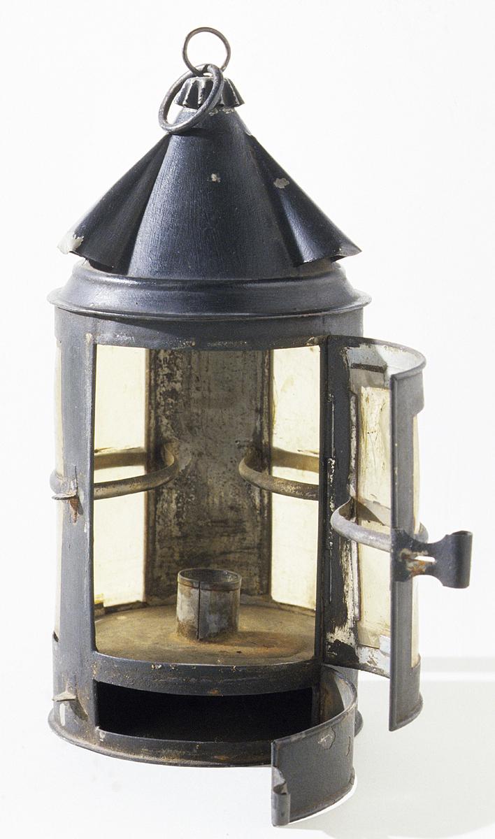 1965.2836 Lantern, View 2