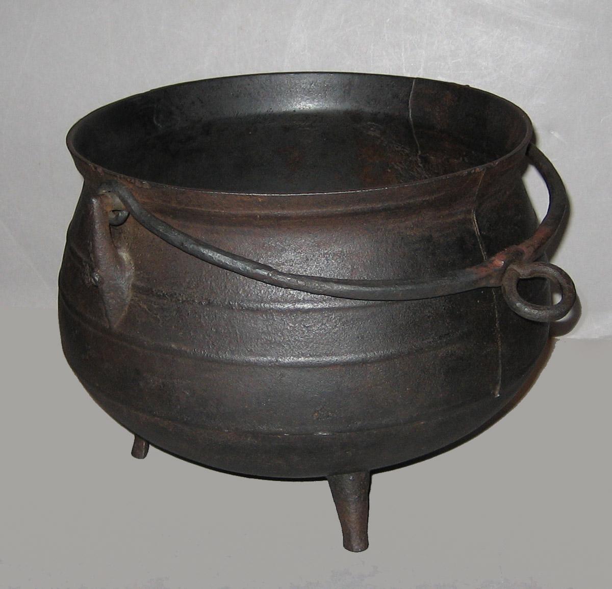 1965.2841 Pot