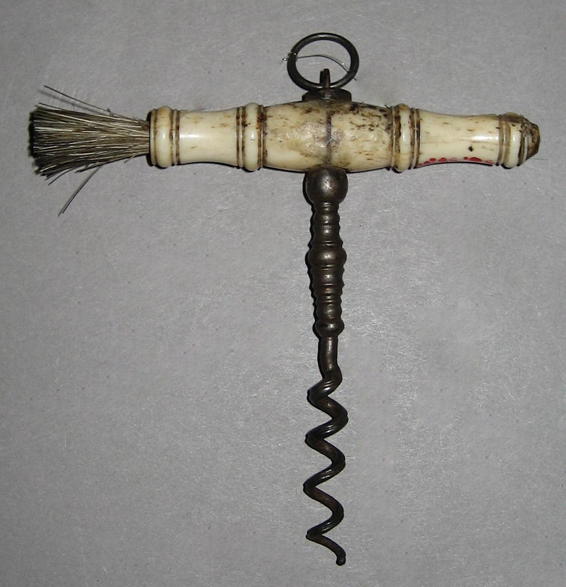 1956.0038.091 Corkscrew with Brush