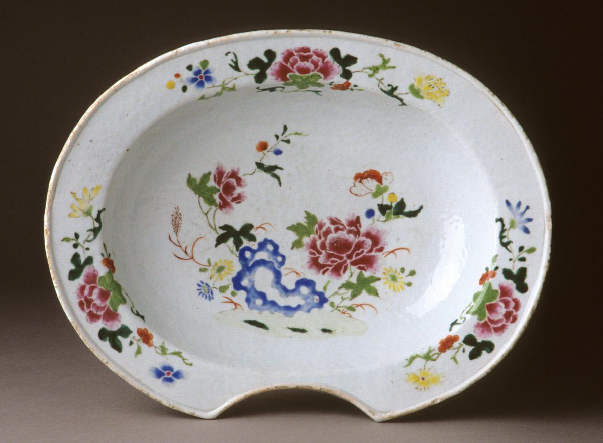 1956.0038.096 Apothecary bowl, view 2
