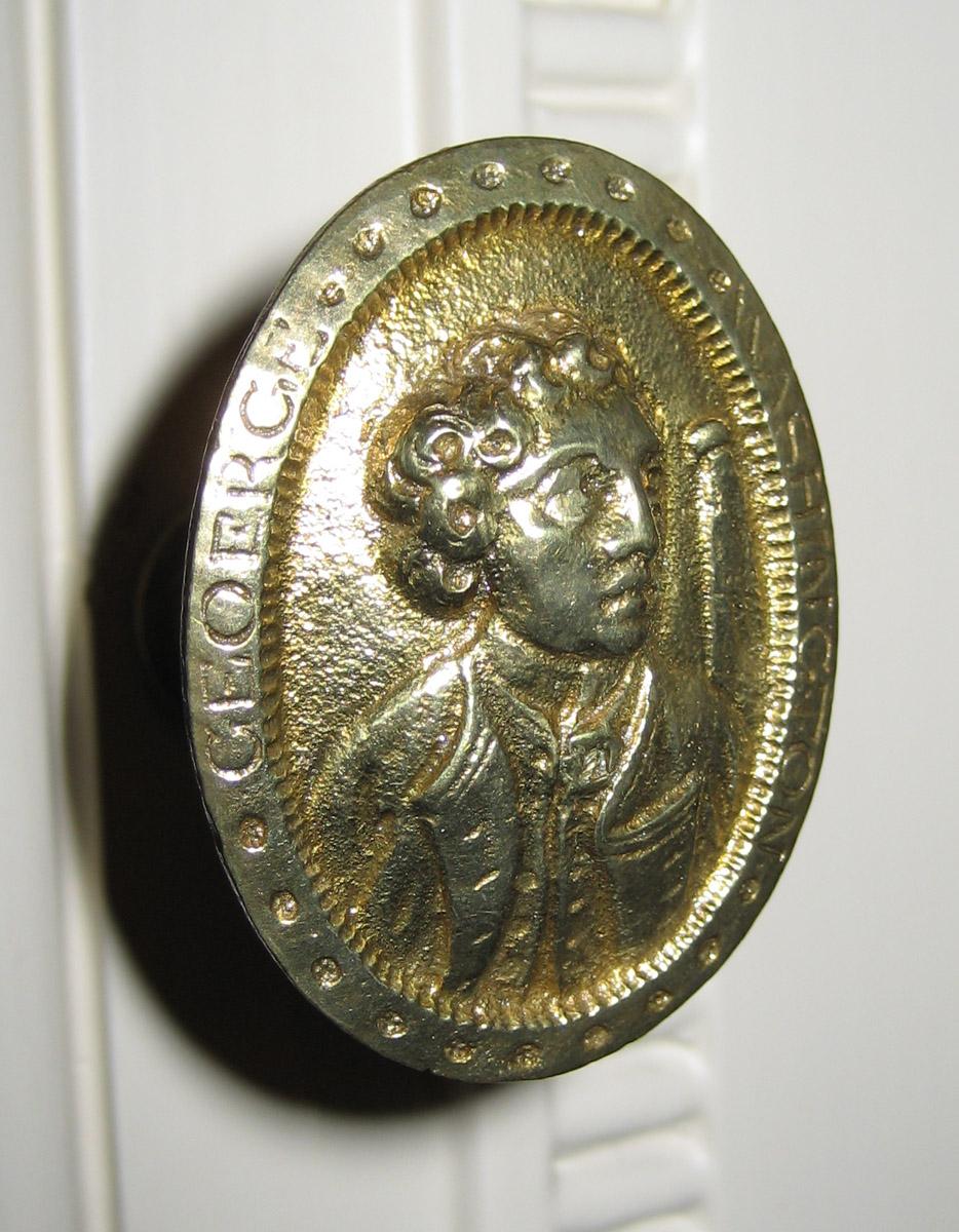 1965.2876.001 Cloak Pin