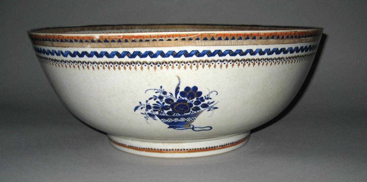 1965.2889 Porcelain Bowl side 4