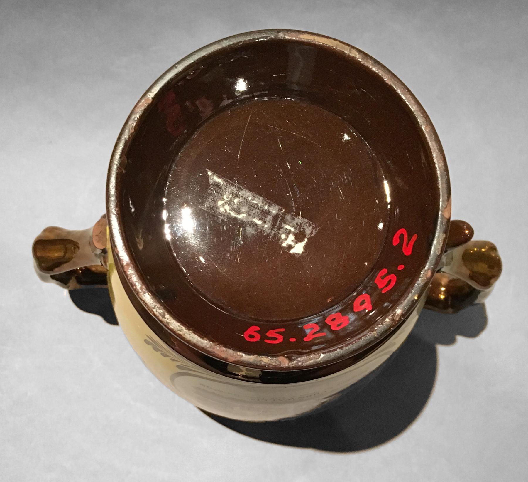 1965.2895.002 Lusterware vase, underside