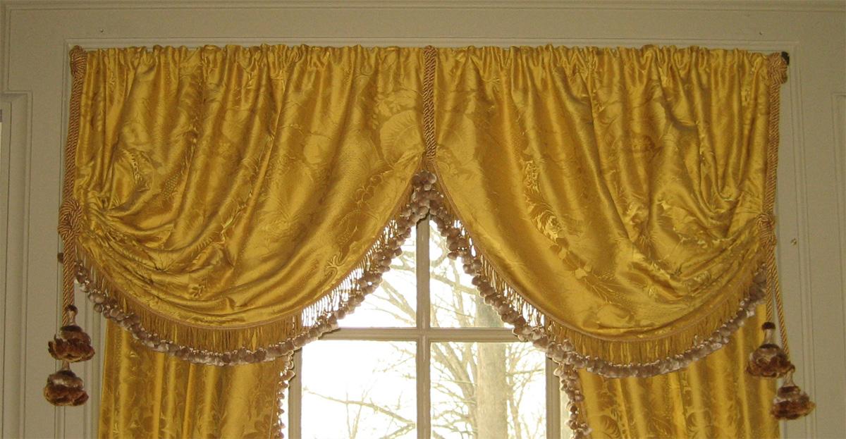 1965.2900.002 C valance