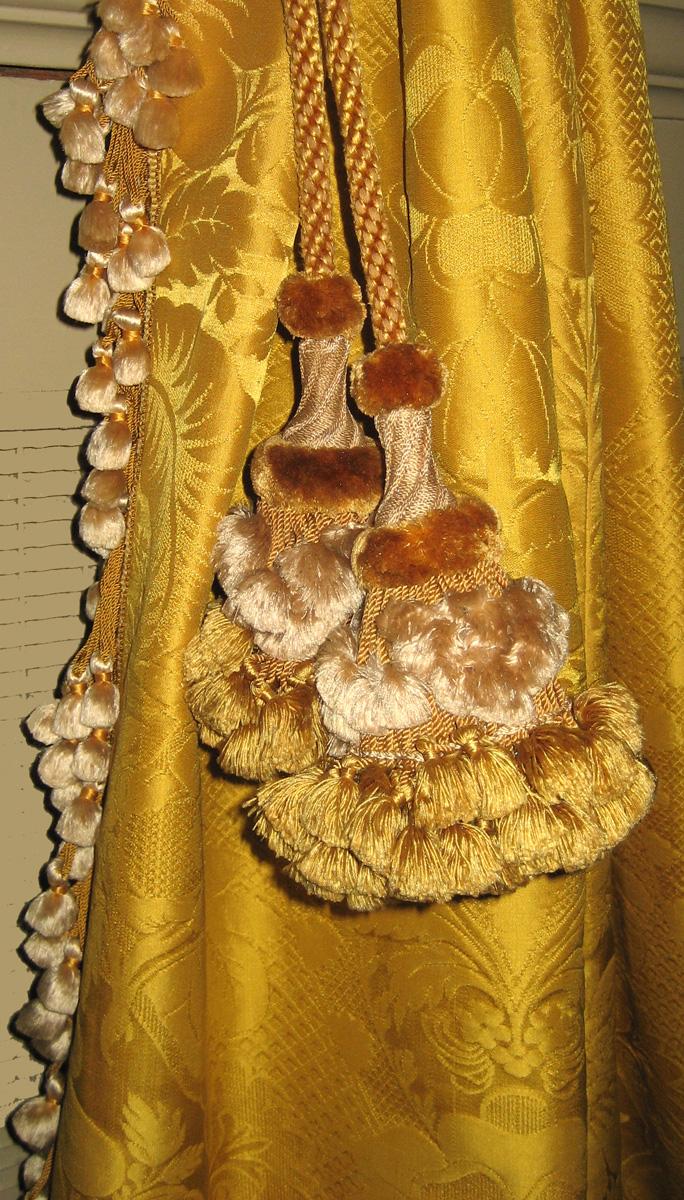 1965.2900 tassel
