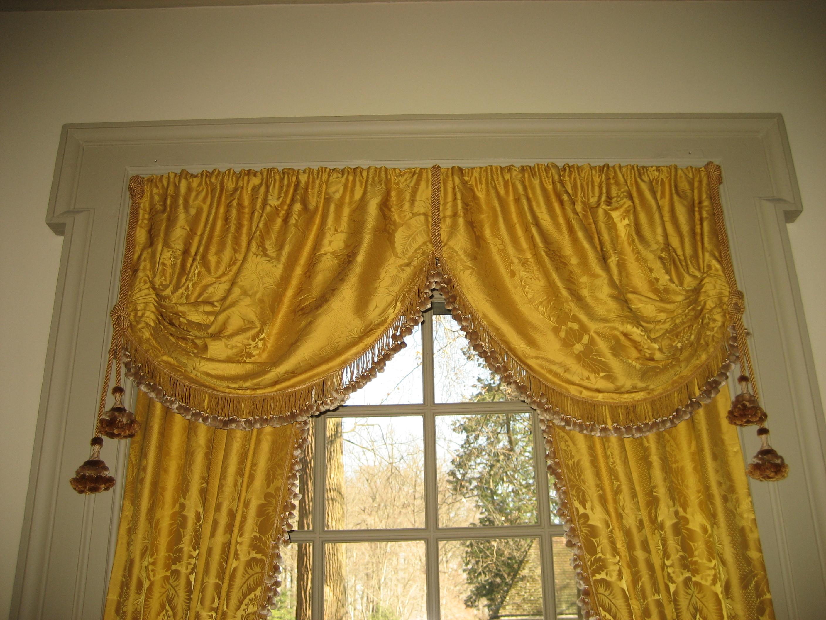 1965.2900.003 valance