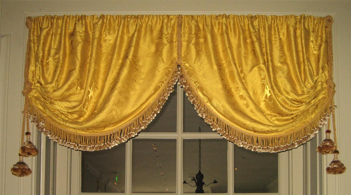 1965.2900.006 C valance
