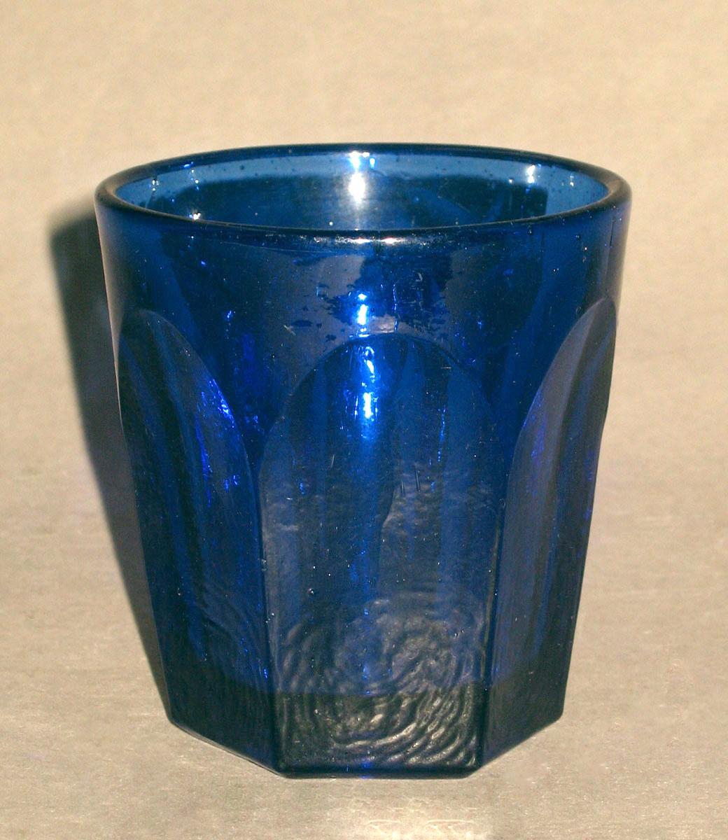 1965.2913.002 Glass tumbler
