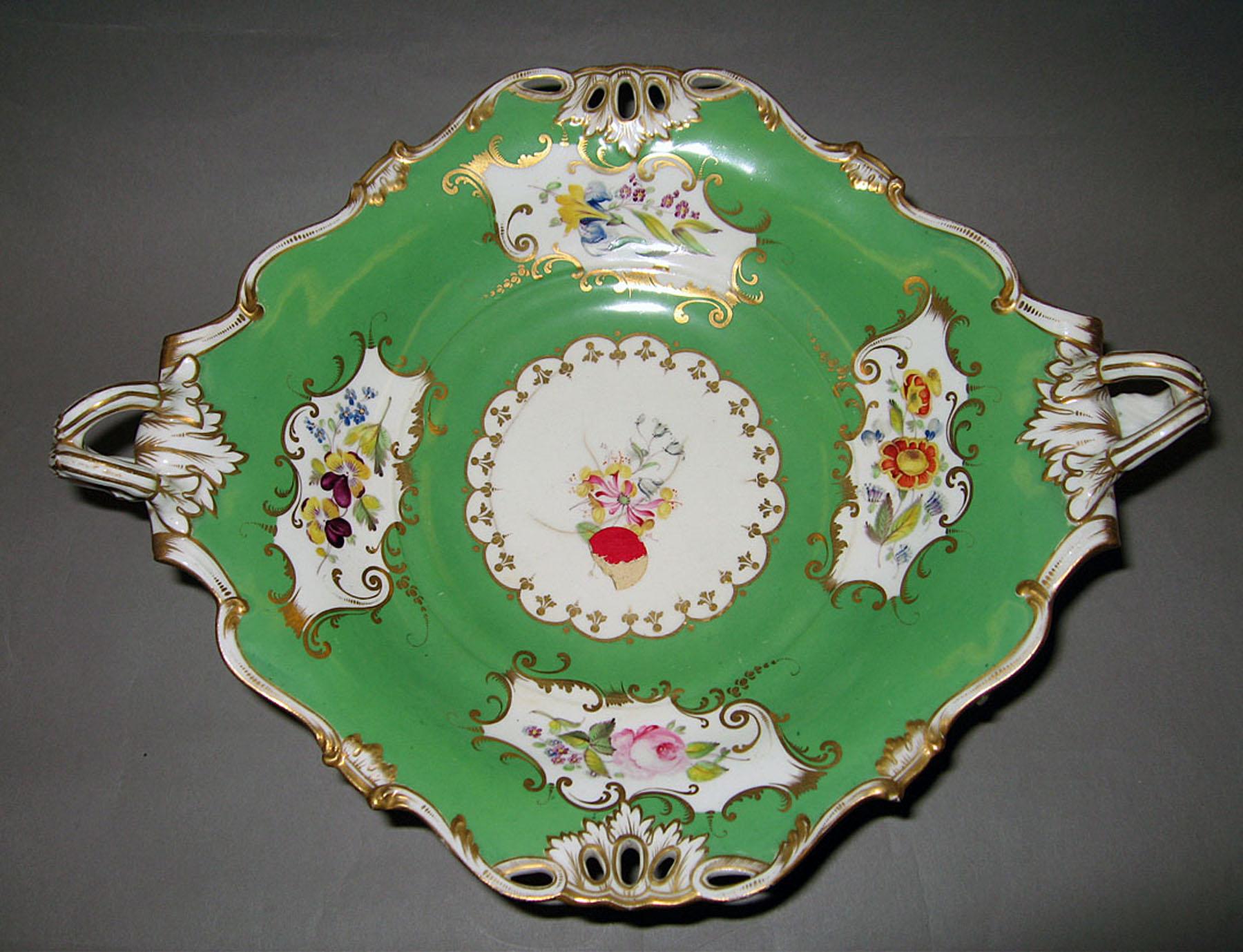 1965.2918.001 Bone-china dish (interior)