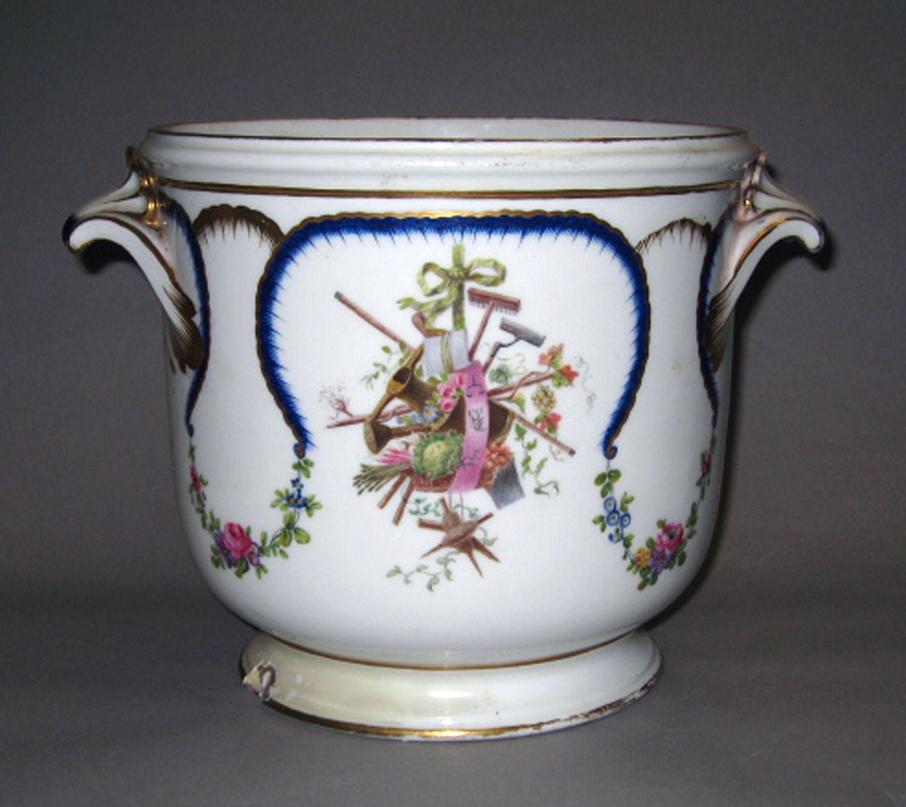 1965.2919.003 Sevres porcelain jardiniere (side 2)