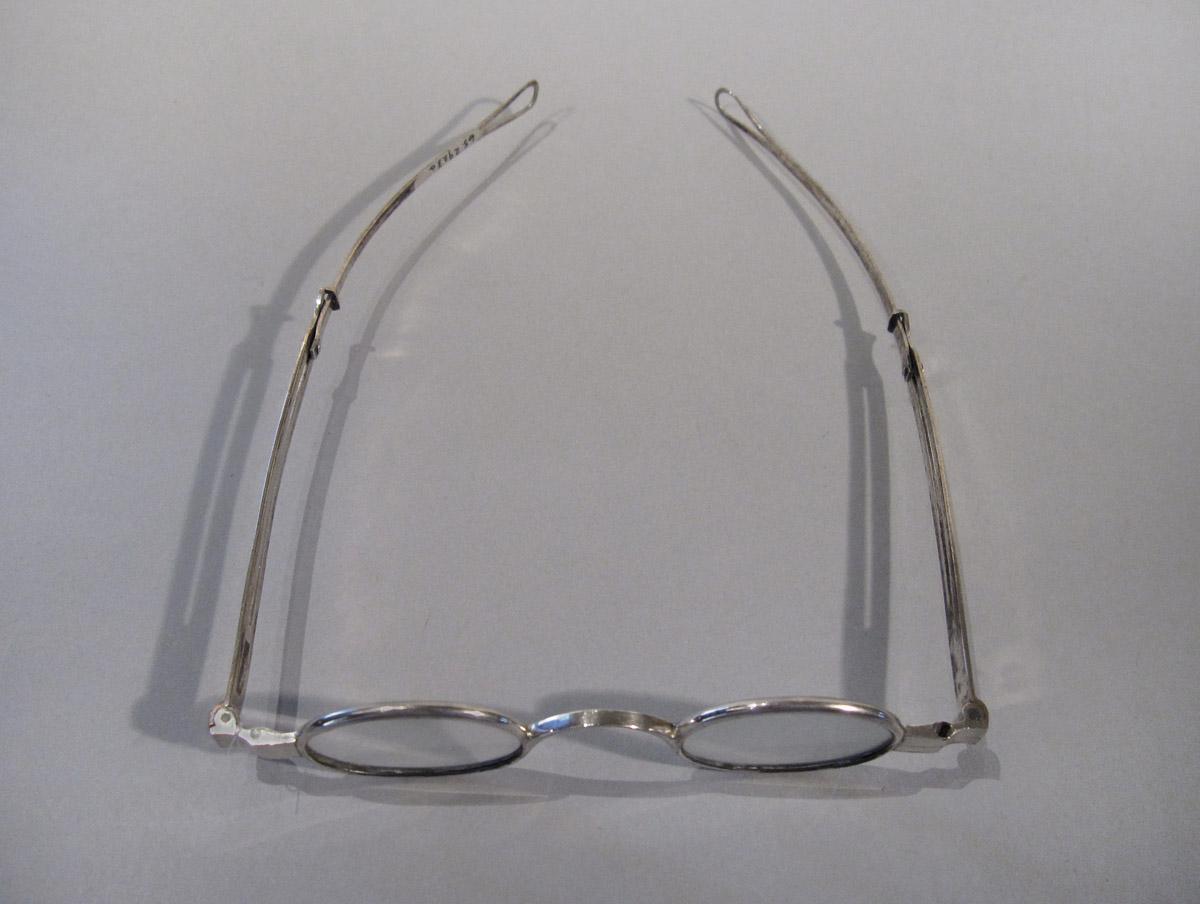 1965.2923 A Spectacles, view 4