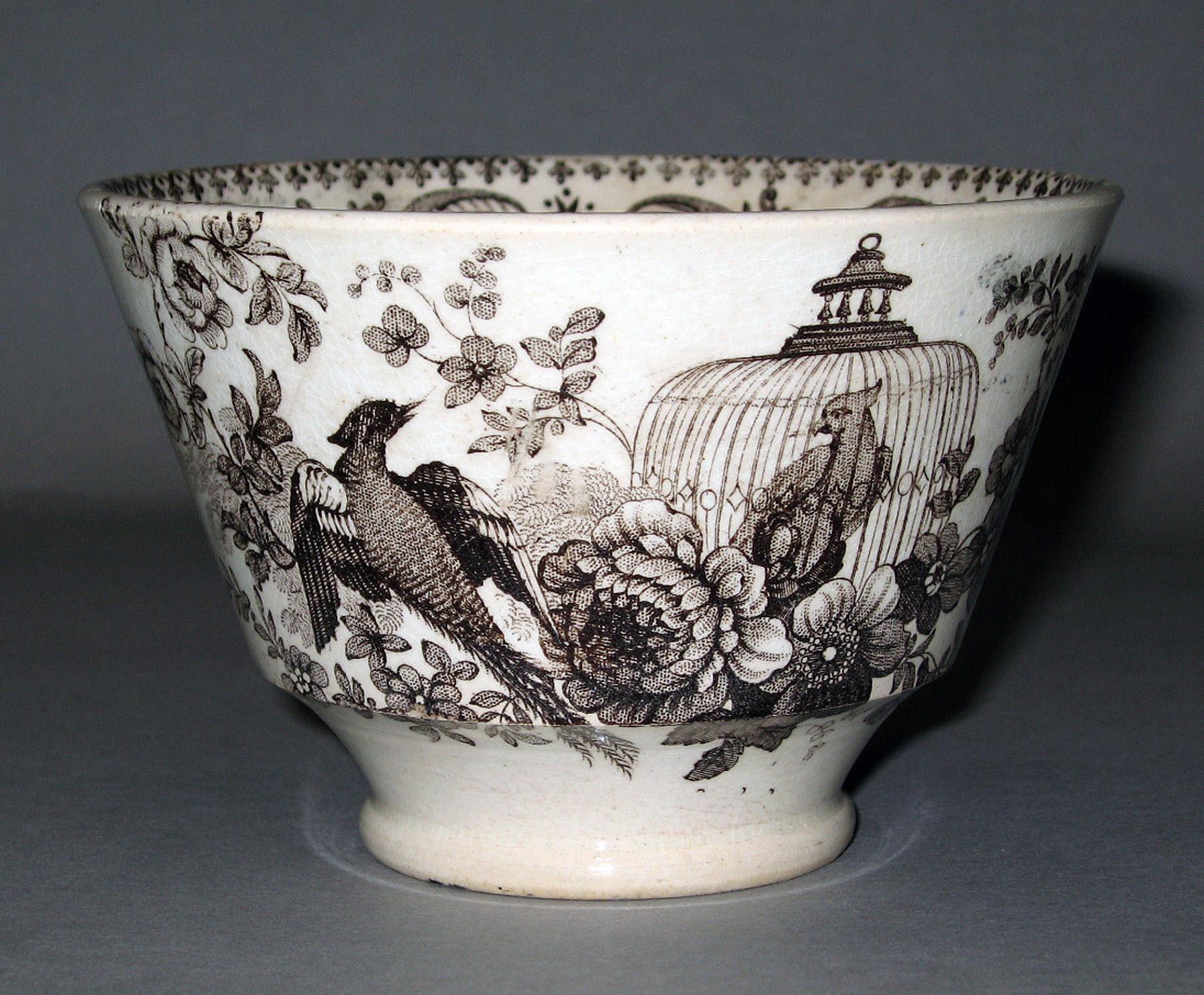 2006.0010.004 A Earthenware tea bowl