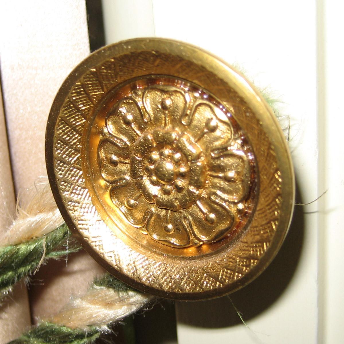 1965.3016.004 Cloak Pin