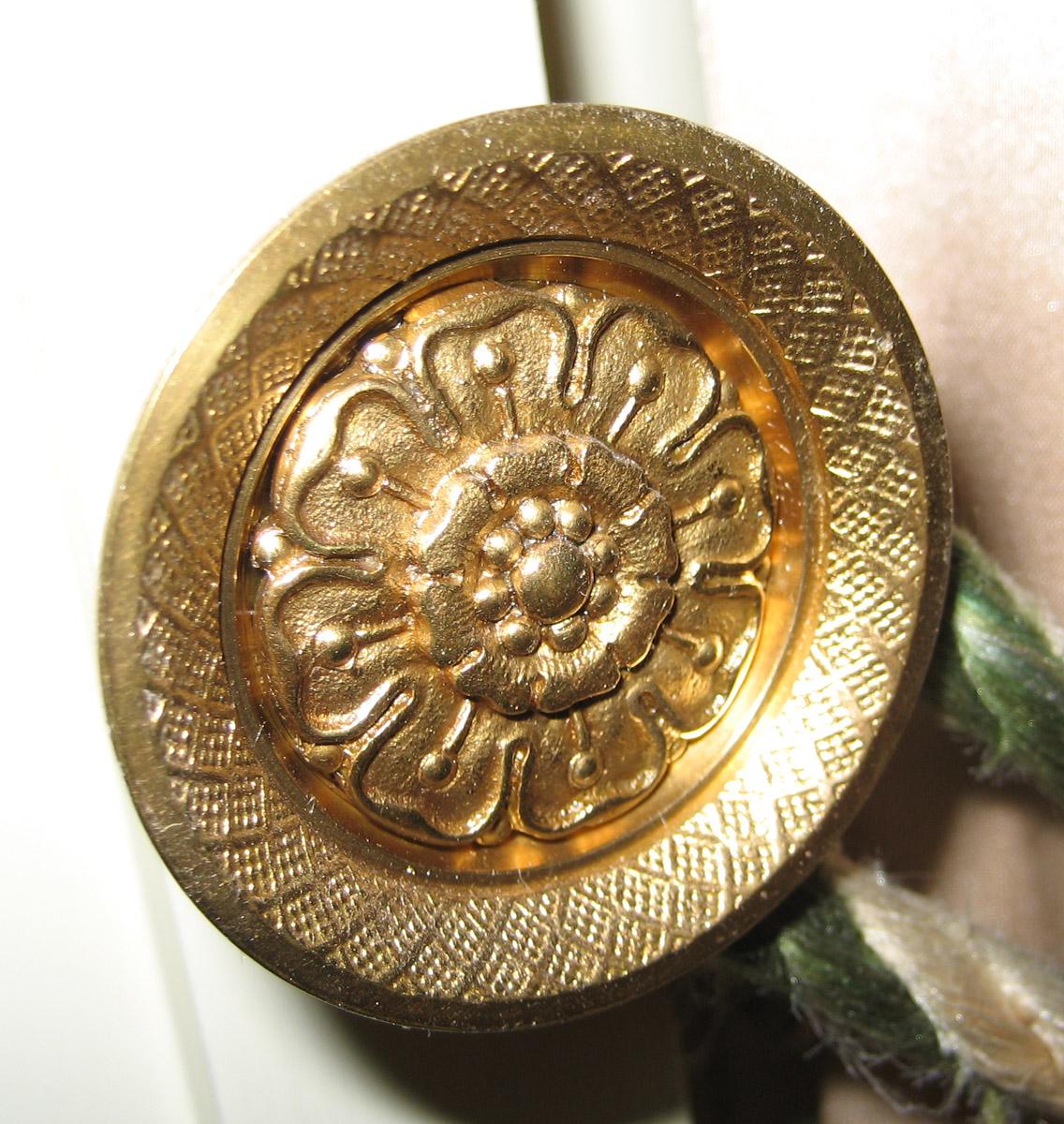 1965.3016.005 Cloak Pin