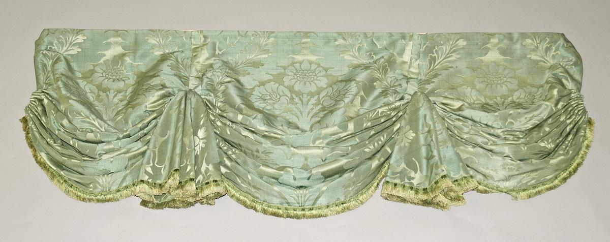 1965.3041 c window hanging, valance and cornice