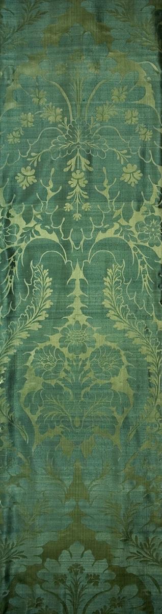 1965.3041.004 A Window Hanging, Side Curtain, Pattern Repeat