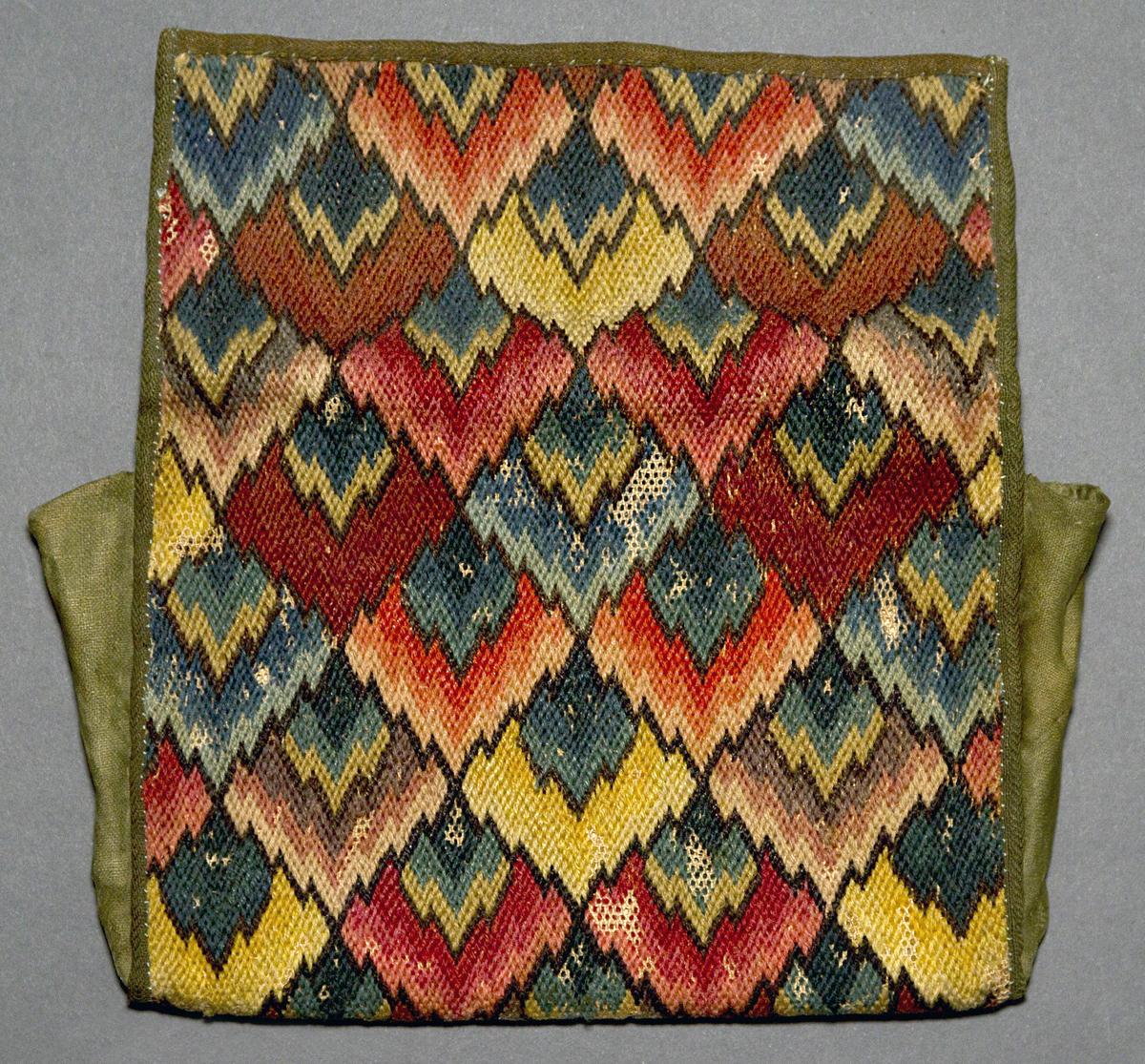 1956.0038.130 Pocketbook, Pattern