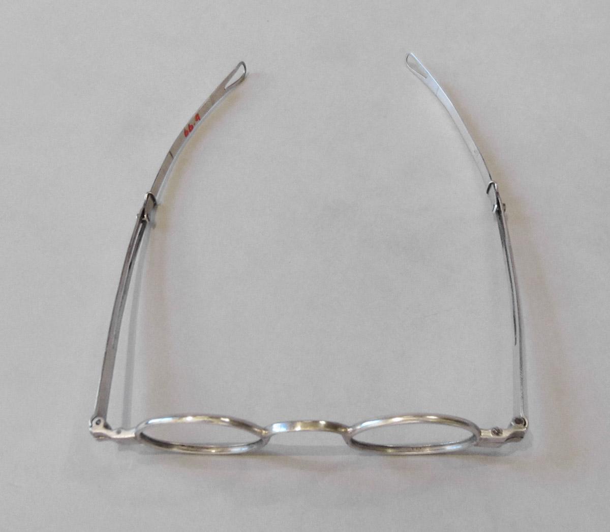1966.0009 Spectacles, view 2