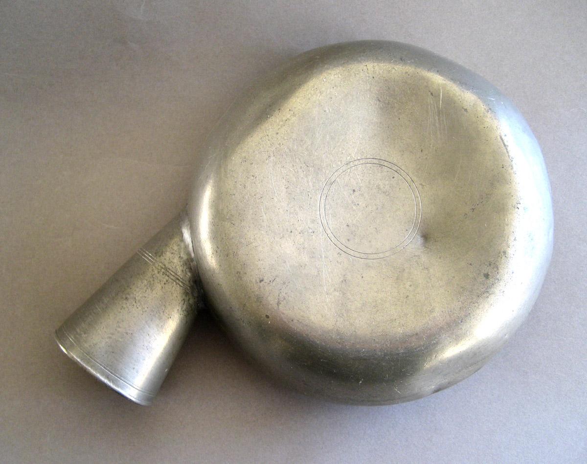 1966.0010 Pewter urinal (2)