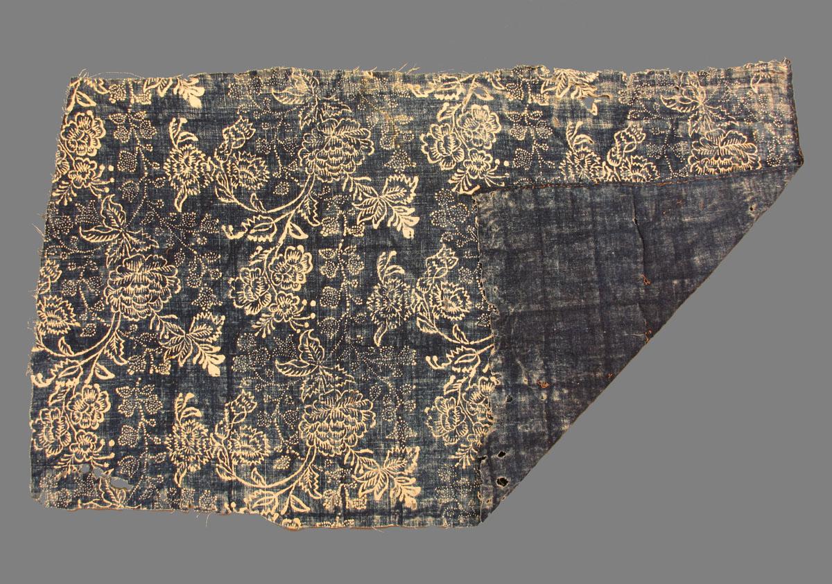 1966.0014 textile, printed folded corner