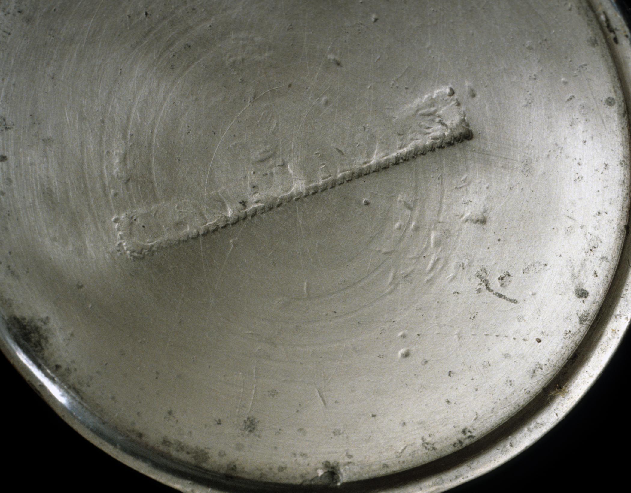 1966.0017 Pewter beaker (mark)