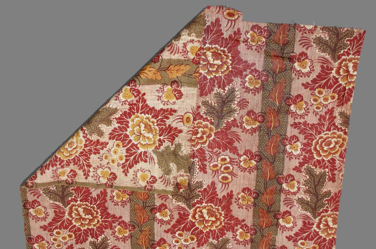 1966.0099 Textile, printed partial folded corner