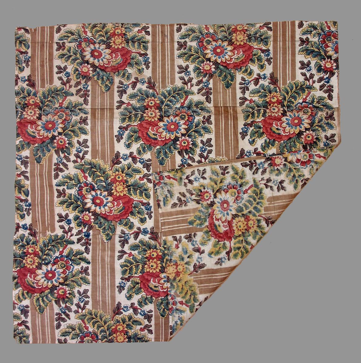 1966.0100 B Textile, printed folded corner