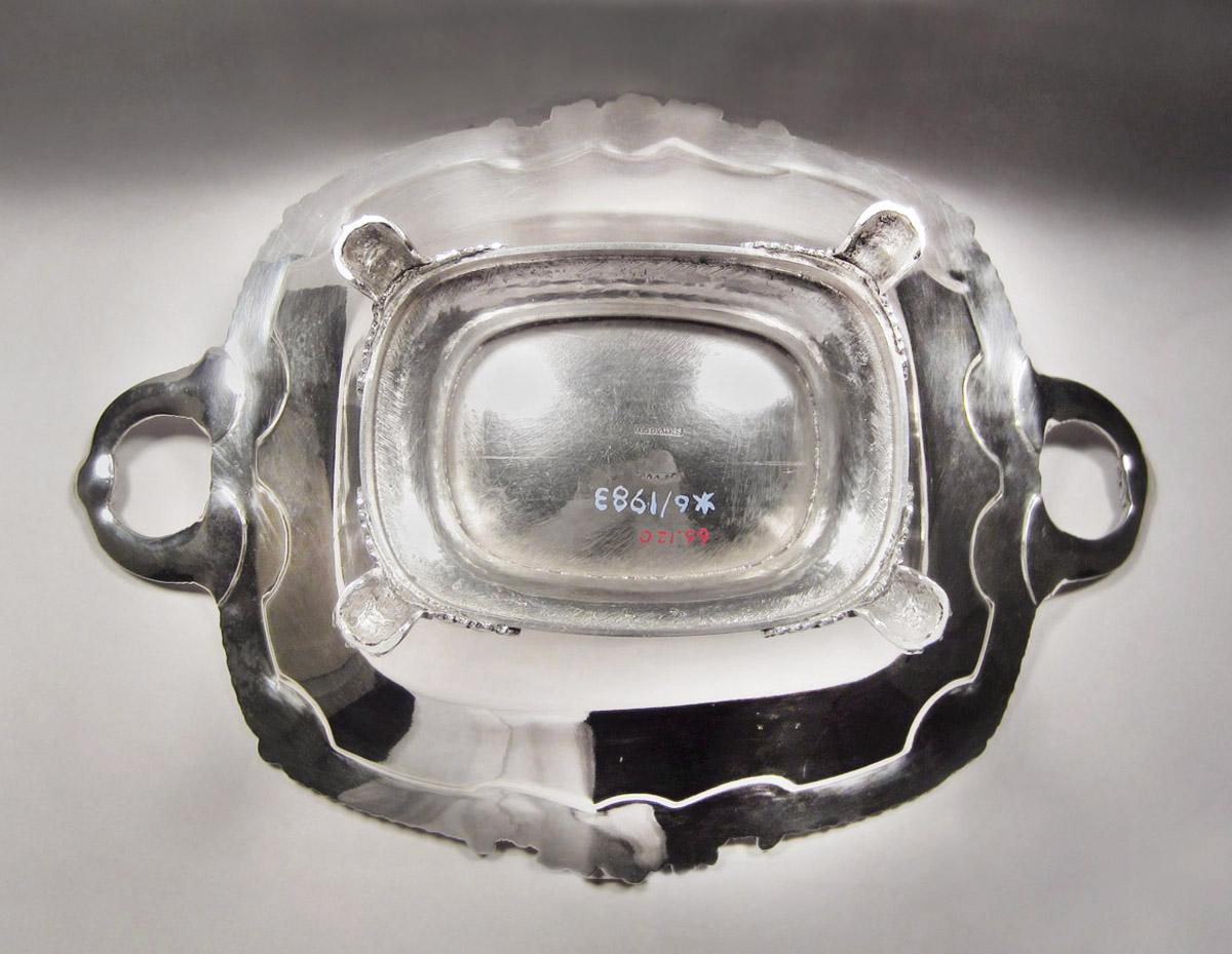 1966.0120 Basket, underside