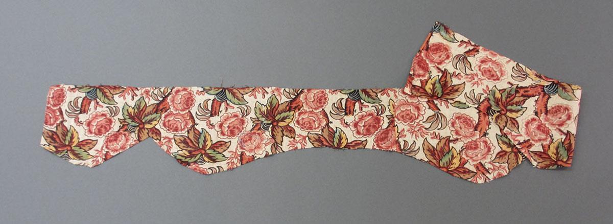 1966.0136 Textile, printed folded corner