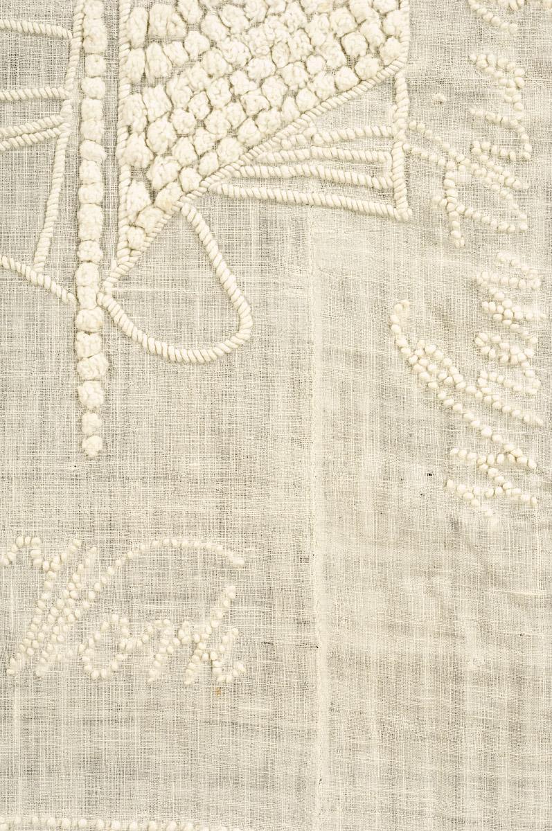 1966.0139 Bedcover (detail 4)