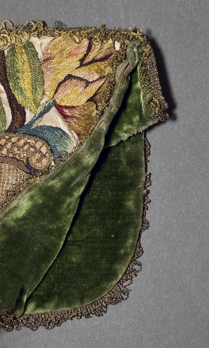 1966.0154 Purse, Gusset