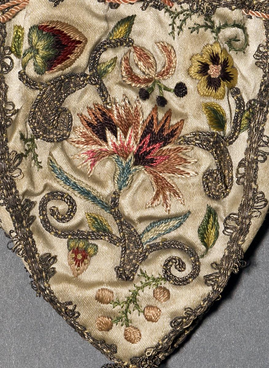 1966.0155 Purse, Detail