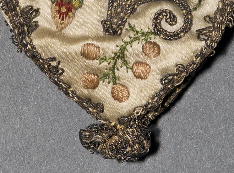 1966.0155 Purse, Detail 4