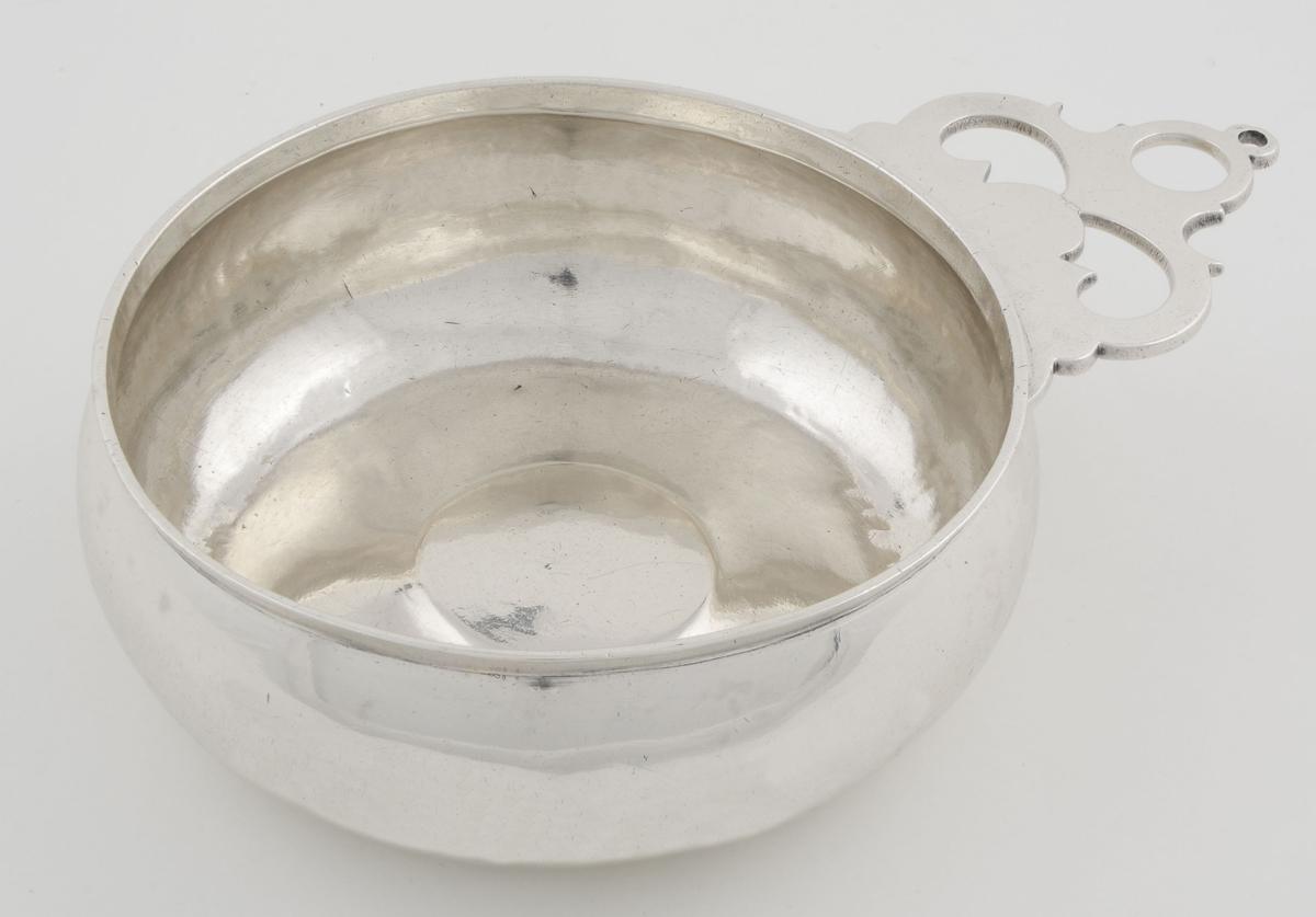 1956.0046.001 Silver Porringer