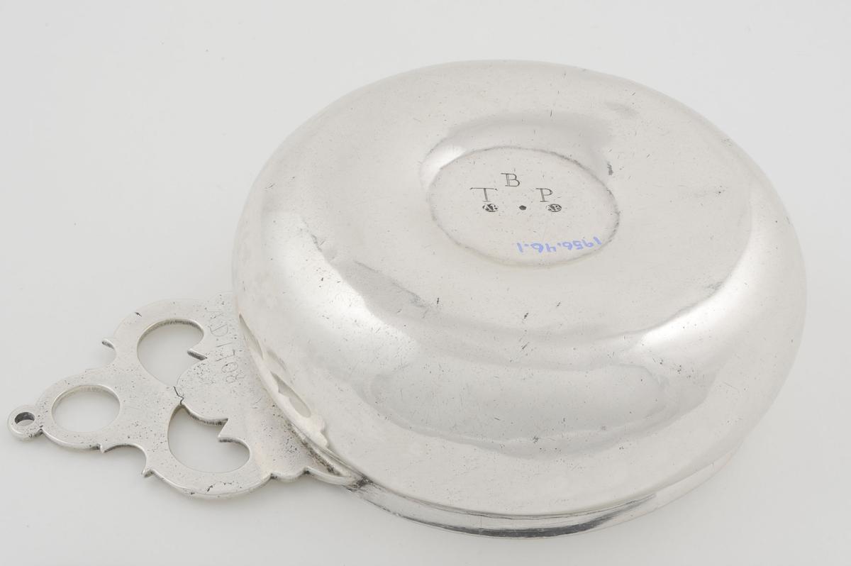 1956.0046.001 Silver Porringer, View 2