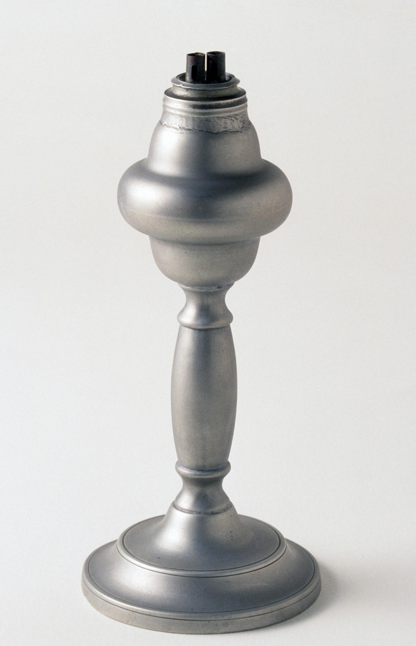 1956.0046.005 Britannia lamp