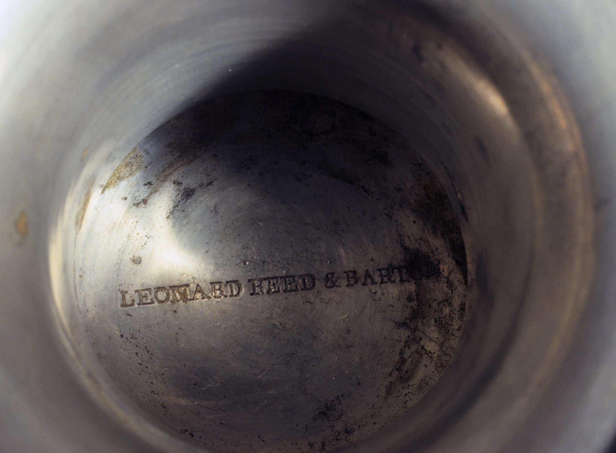 1956.0046.022 Pewter bowl (mark)