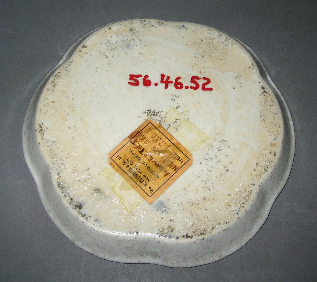 1956.0046.052 Porcelain Dish underside