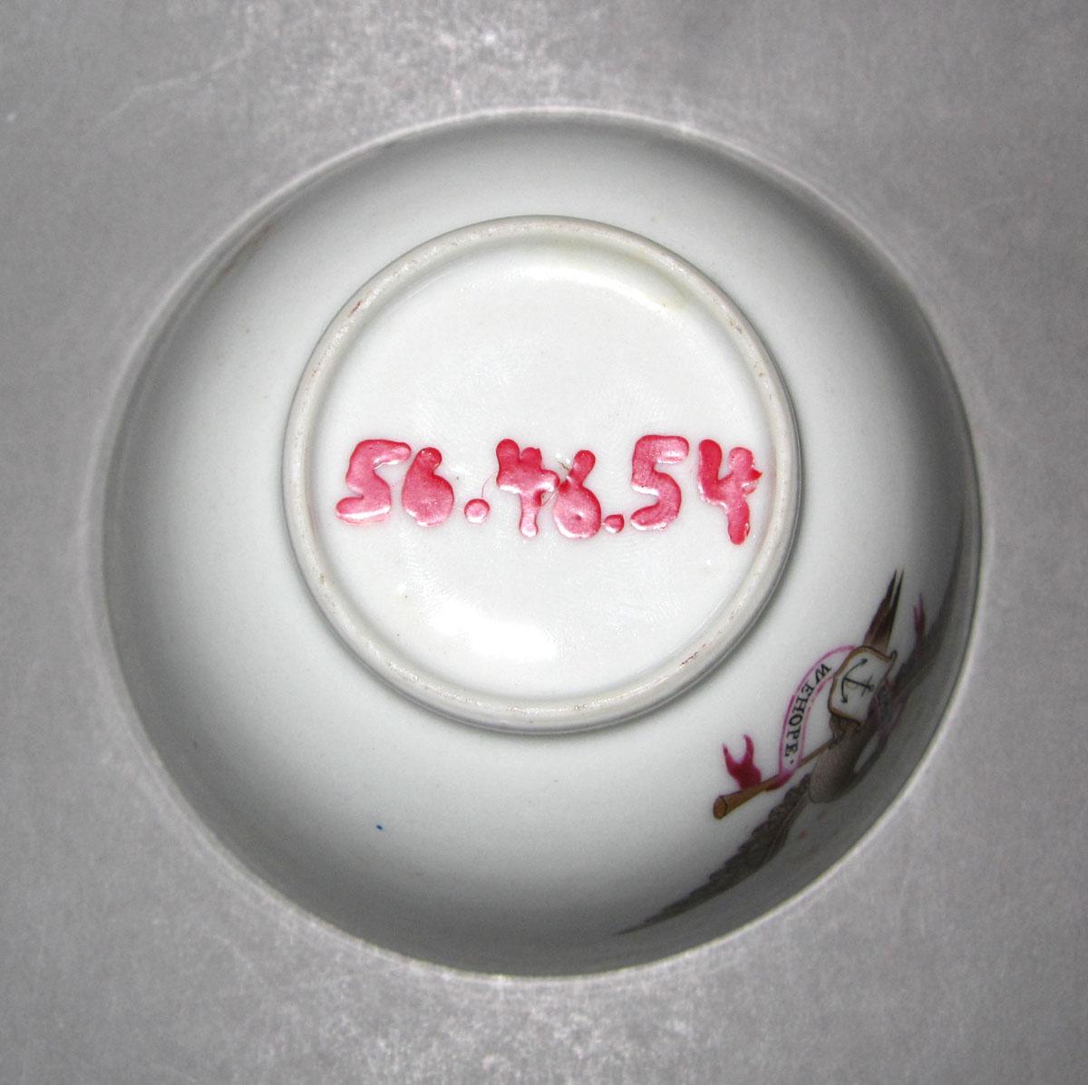 1956.0046.054 Porcelain teabowl underside