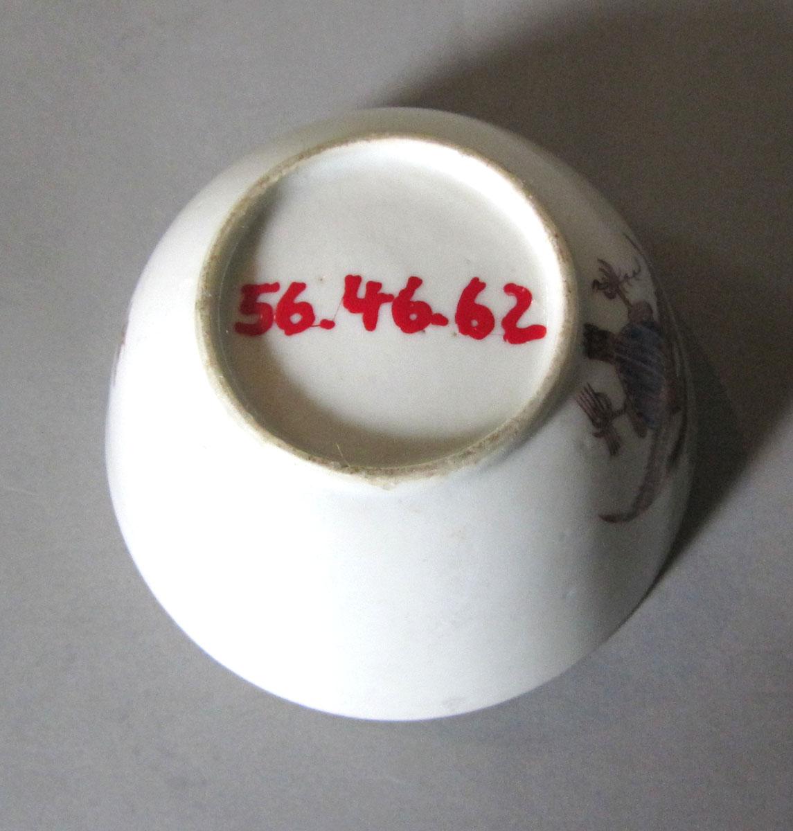 1956.0046.062 Porcelain cup underside