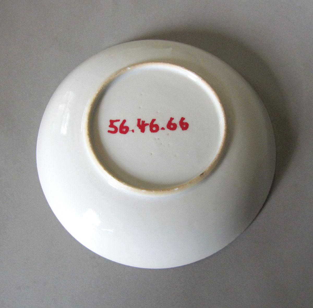 1956.0046.066 Porcelain saucer underside